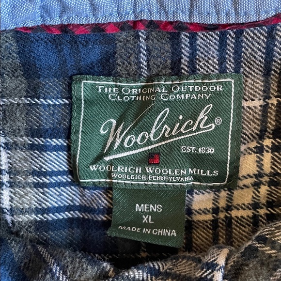 Woolrich Men's Navy and White Plaid Shirt - Picture 7 of 9